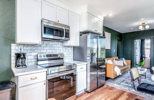 South End Apartment | 3-bedroom apartment in welcoming Tacoma with AC, WiFi