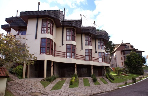 Vila Suica Apartment | 3-bedroom apartment near the center in a quiet location with a beautiful view of the woods