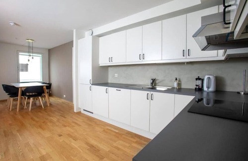 Alesund Apartment | 3 Bedroom apartment with Free Parking