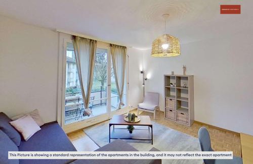 Seebach Apartment | 3 Bedroom Apartment with Balcony, 26 min to Zurich Center