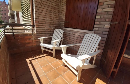 Jaca Apartment | 3-Bedroom Apartment with Pool, Terrace, and Garage in Jaca