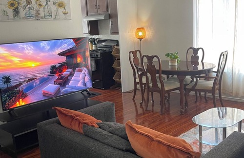 North Redondo Apartment | 3-Bedroom Apt - Heart of Redondo Beach. Near LAX/Northrup/Hospital/Forum/Sofi