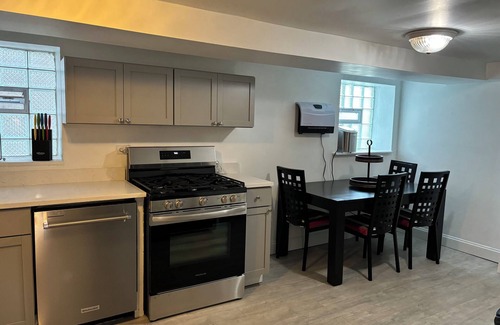 Cragin Apartment | 3-bedroom apt .on North Side! Great location between downtown and the airport.