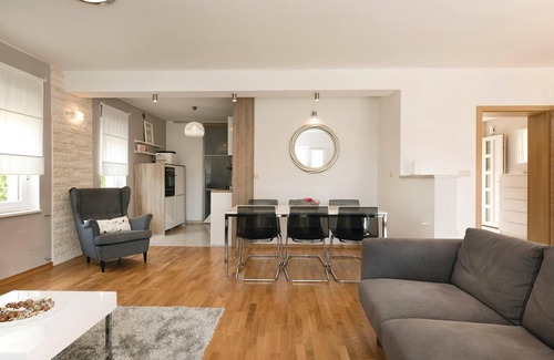 Drnis House | 3 bedroom awesome home in Badanj