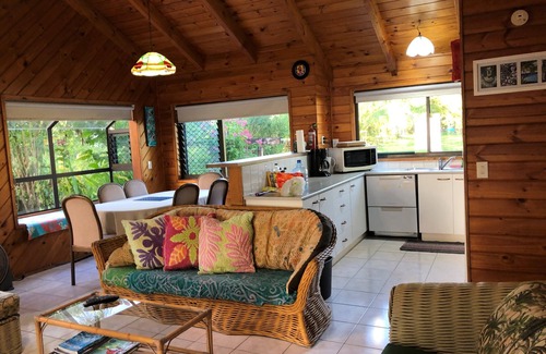 Arorangi House | 3 bedroom beach front home in arorangi - white sand beach, warm lagoon, sunsets