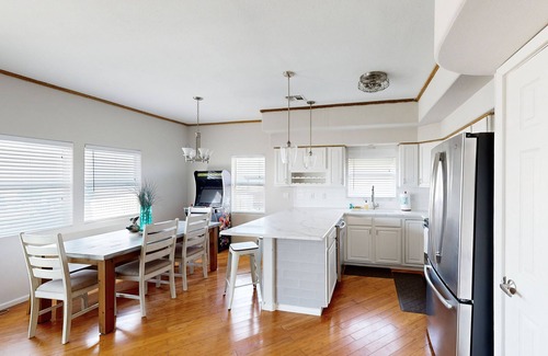 Miramar House | 3-bedroom beach home with patio, backyard and dog-friendly