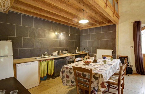 Saint-Romain-d'Urfe Cottage | 3-bedroom cottage with terrace, garden, and baby equipment