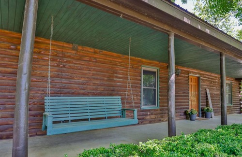 Valley View Cabin | 3-bedroom cabin in wonderful Valley View with hot tub! Sleeps 6!