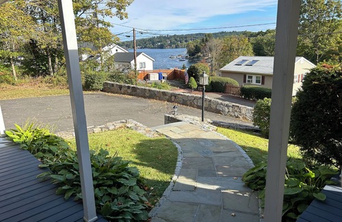 Danbury House | 3-bedroom Candlewood Lakeside house