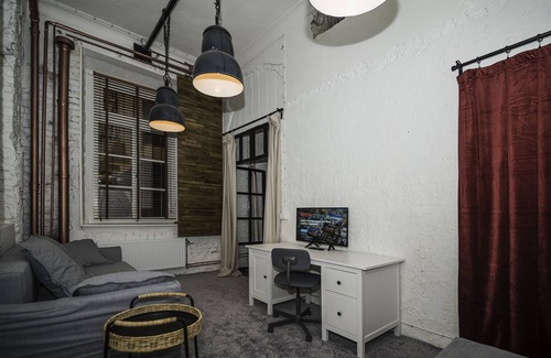 Gamla Stan Apartment | 3-Bedroom, Central, Own Entrance, Clean Loft-Styled Flat!