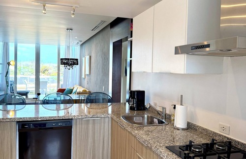 Washington Condo | 3-bedroom condo close to Eagle and Palm Beach + pool and free wi-fi
