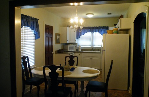 Folkston Cottage | 3-bedroom cottage, 14 minutes to Okefenokee National Wildlife Refuge