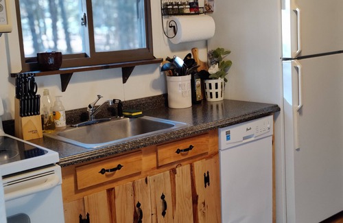 North Haverhill Cabin | 3-bedroom Cozy Cabin in Mountain Lakes near White Mountains