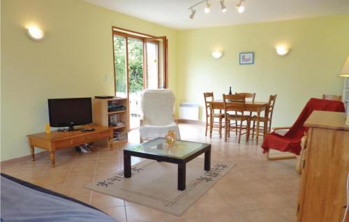 Brucheville House | 3 Bedroom Cozy Home In Brucheville