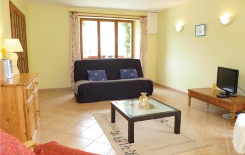 Brucheville House | 3 Bedroom Cozy Home In Brucheville