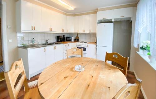 Jalluntofta House | 3 Bedroom Cozy Home In Unnaryd