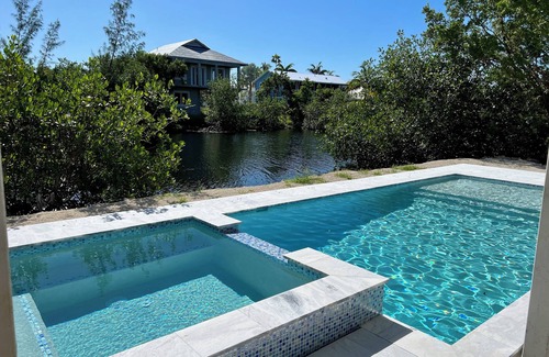 Plantation Key House | 3-bedroom cozy pool home in exclusive Venetian Shores, Islamorada .