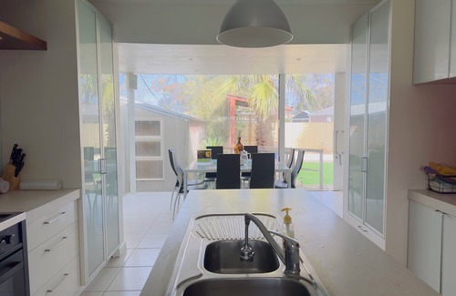 Werribee Villa | 3 Bedroom cozy villa in Werribee near Werribee CBD and other amenities