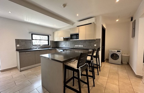 Labone House | 3 Bedroom Duplex in Labone with a rooftop pool
