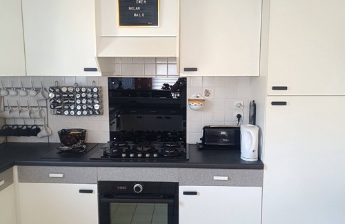 Locquirec House | 3 bedroom family house for 6 people on the seafront enclosed garden