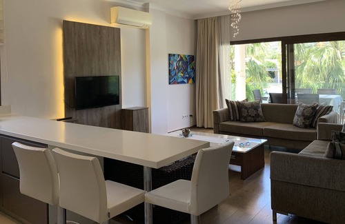 Ortakent Apartment | 3 Bedroom Flat 500m Walking Distance to the Beach in Yahşi with Terrace