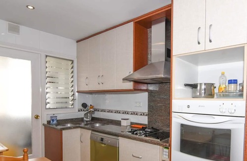 El Roc de Sant Gaieta Apartment | 3 bedroom flat, with communal pool and 5 minutes from the beach.