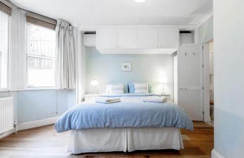 Earl's Court Apartment | 3 Bedroom Garden Flat - Central Location