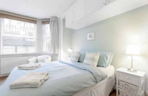 Earl's Court Apartment | 3 Bedroom Garden Flat - Central Location