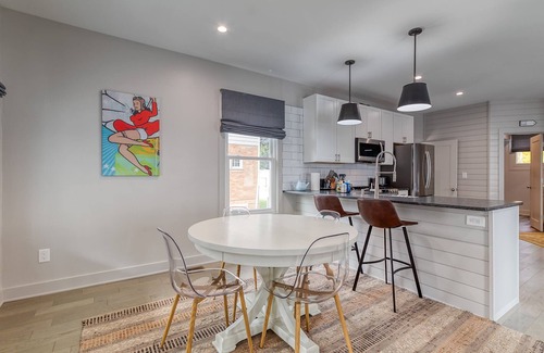 Burns Park House | 3 Bedroom Greek Revival Cottage Walk to Big House