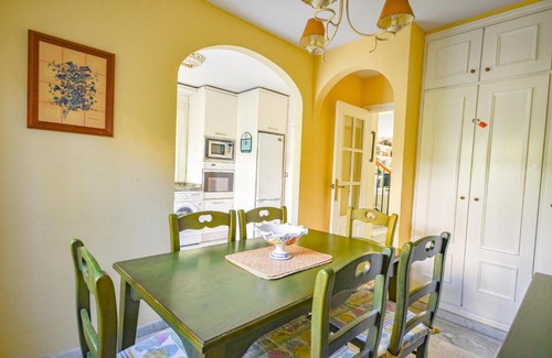 Urbanizacion Costabella House | 3 bedroom holiday home next to the beach in Costabella, Marbella