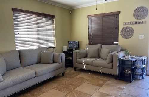 Bell House | 3 Bedroom Home 1 Gig Wifi