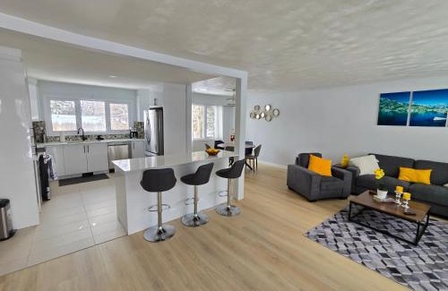 Northwest Calgary Villa | 3 Bedroom Home away from Home
