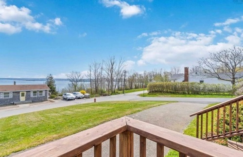 Digby House | 3-bedroom home in adorable Digby with WiFi, AC. Enjoy your stay