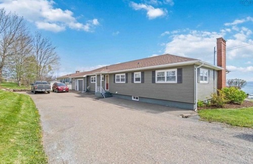 Digby House | 3-bedroom home in adorable Digby with WiFi, AC. Enjoy your stay