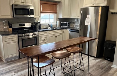 St. Charles House | 3-bedroom Home Upper Level in Waldorf - CLOSE TO DC