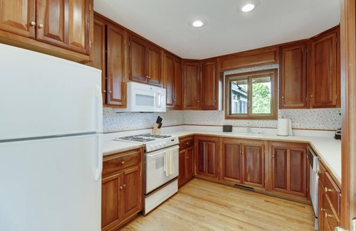Hot Springs House | 3 Bedroom home with Incredible Mountain Views