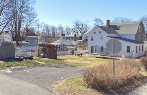 Montgomery House | 3 bedroom house. AC in Village of Montgomery. Safe location. Gourmet kitchen.