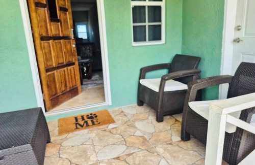 Potters Village House | 3-bedroom house in brilliant Potters Village with AC