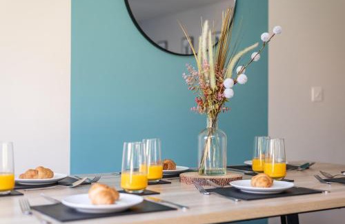 Ashford House | 3 Bedroom House Ashford, Kent - Free Parking - Free WiFi - Big Monthly Discounts - Sleeps 5 - Elite Stays UK