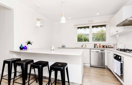 Alfredton House | 3 Bedroom House At Ballarat Lake Wendouree