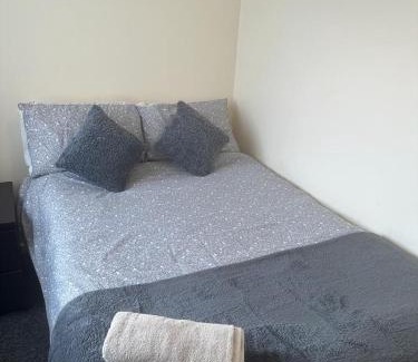 Kettering House | 3 Bedroom House For Corporate Stays in Kettering