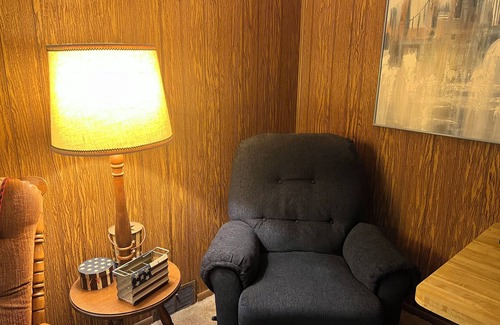 Vandalia House | 3-bedroom house in wonderful Glasgow with AC, WiFi two blocks from Event Center.