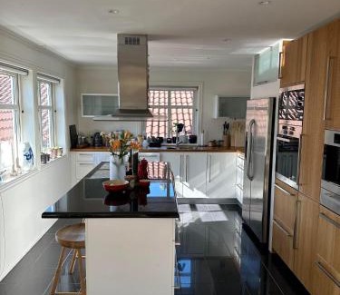 Sola Villa | 3 Bedroom House Near Stavanger for ONS 2024