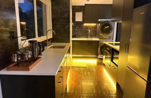 Glenfield House | 3 Bedroom House North Shore