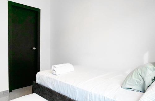 La Aurora House | 3 bedroom house, private pool, BBQ, parking