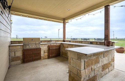 Bryan House | 3 Bedroom House w/Outdoor Entertainment Area & Horse Accommodations