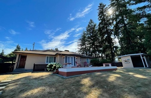 Puyallup House | 3 Bedroom House with large Garden - Pet friendly