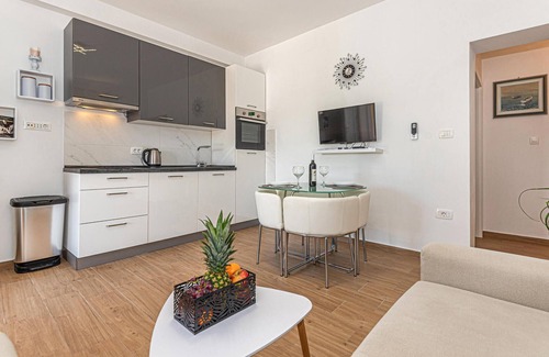 Donje Polje Apartment | 3 bedroom lovely apartment in Vrpolje