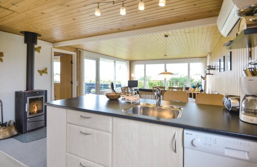 Skødshoved Strand House | 3 bedroom lovely home in Knebel