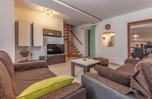 Kavran House | 3 bedroom lovely home in Kavran